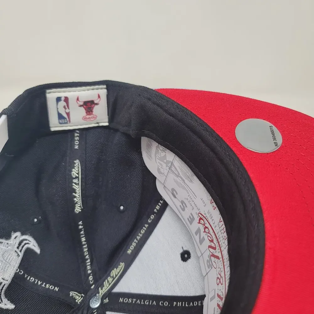 🆕 Mitchell & Ness NBA Chicago Bulls Script Snapback Hat Black Gray